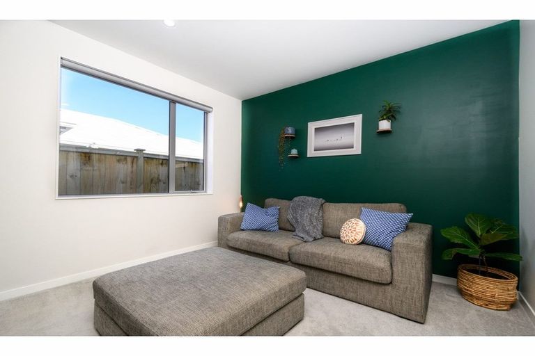 Photo of property in 17 Moemoea Avenue, Kumeu, 0810