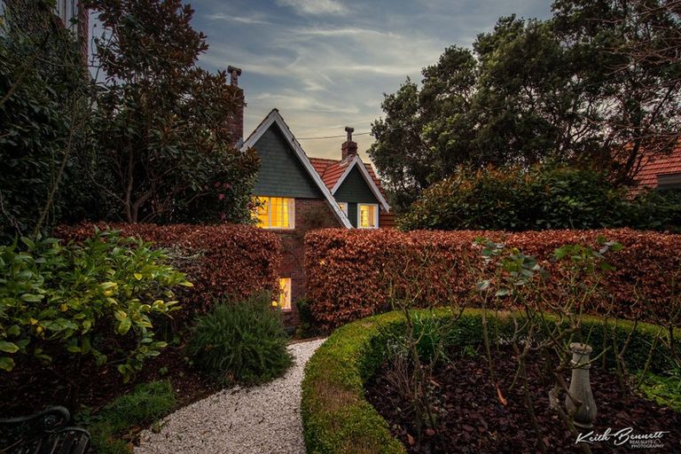 Photo of property in 86 Bolton Street, Kelburn, Wellington, 6012