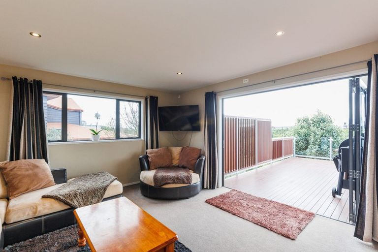 Photo of property in 51 Ruapehu Drive, Fitzherbert, Palmerston North, 4410