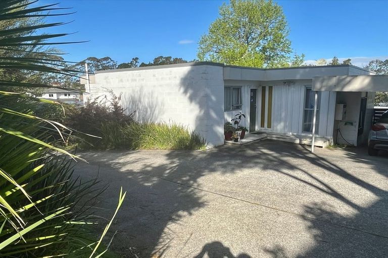 Photo of property in 56 Zita Maria Drive, Massey, Auckland, 0614