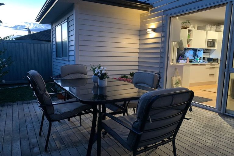 Photo of property in 37 Huntington Park Drive, Greenhithe, Auckland, 0632