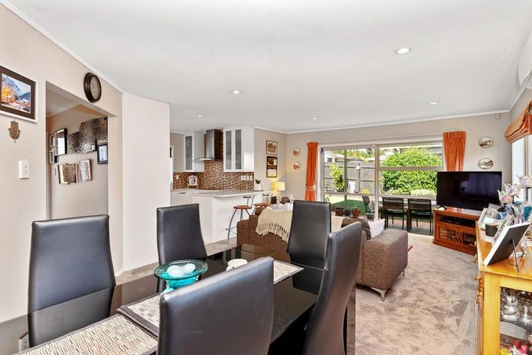 Photo of property in 127b Parrs Cross Road, Glen Eden, Auckland, 0612