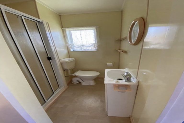 Photo of property in 11 Robert Burke Place, Henderson, Auckland, 0612