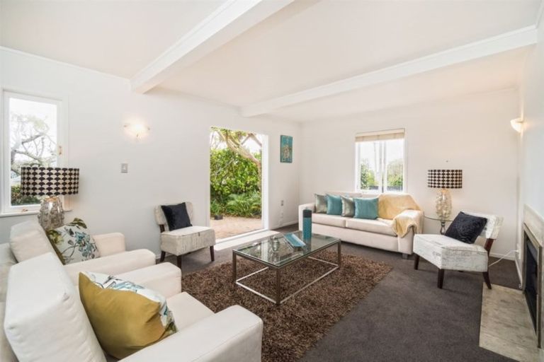 Photo of property in 1/14 Otakau Road, Milford, Auckland, 0620