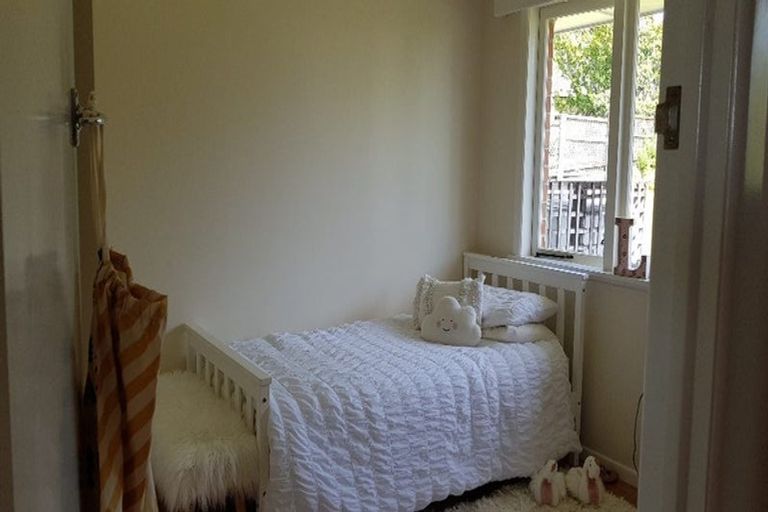 Photo of property in 2/4a Corrella Road, Belmont, Auckland, 0622