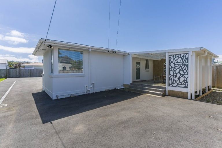 Photo of property in 44a Hargest Crescent, Saint Kilda, Dunedin, 9012