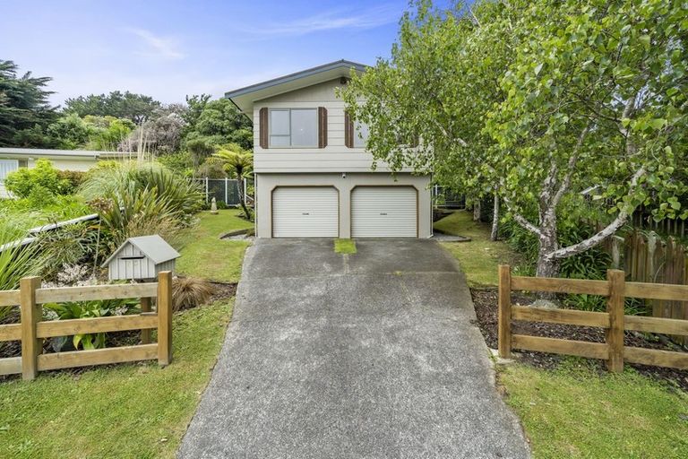Photo of property in 75 Huanui Street, Ranui, Porirua, 5024