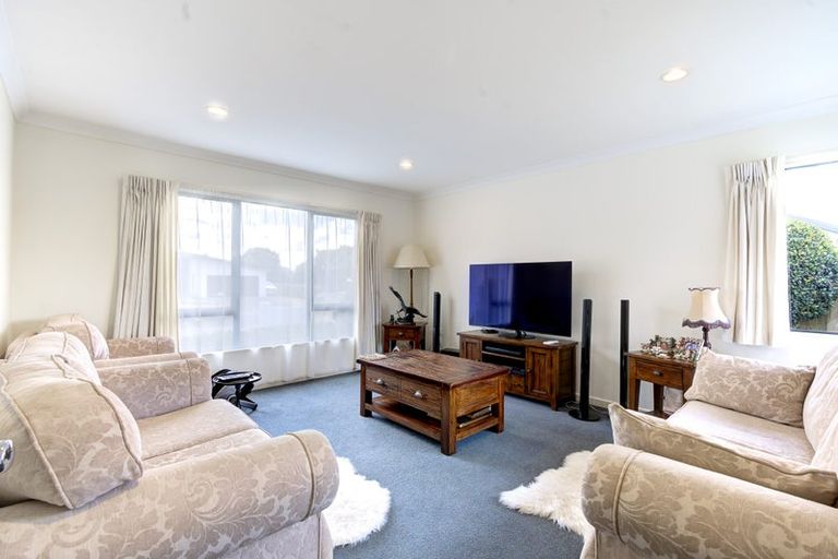 Photo of property in 43a Cairns Crescent, Rototuna, Hamilton, 3210