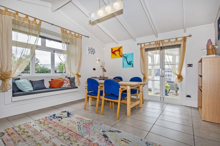 Photo of property in 20 Dinniss Avenue, Regent, Whangarei, 0112