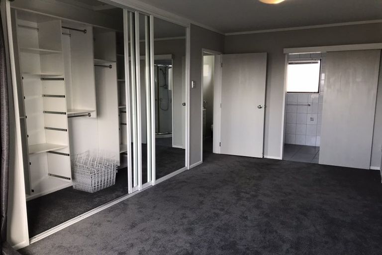 Photo of property in 2/2 Monde Place, Clover Park, Auckland, 2019