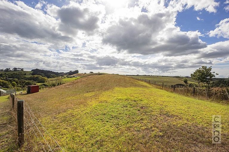 Photo of property in 231 Taiapa Road, Muriwai, Waimauku, 0881
