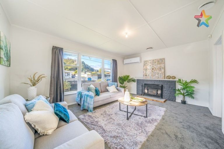 Photo of property in 7 Ruthven Road, Wainuiomata, Lower Hutt, 5014