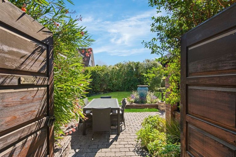 Photo of property in 17b Crosdale Place, Burnside, Christchurch, 8042