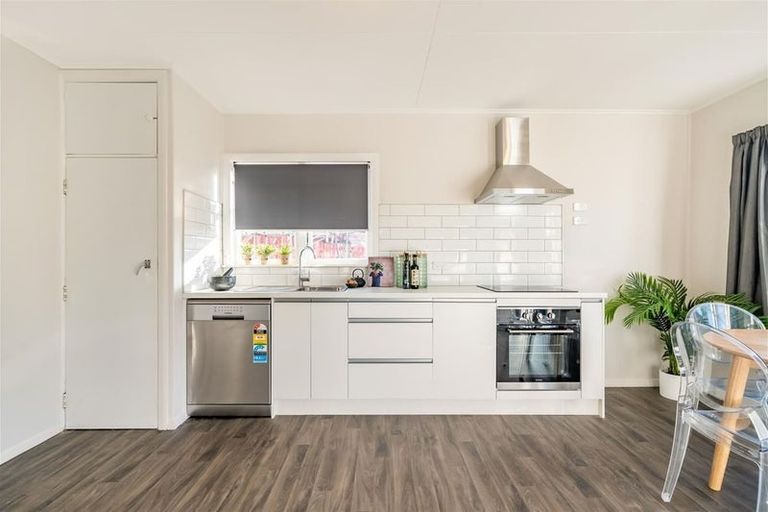 Photo of property in 6 Russell Road, Wainuiomata, Lower Hutt, 5014