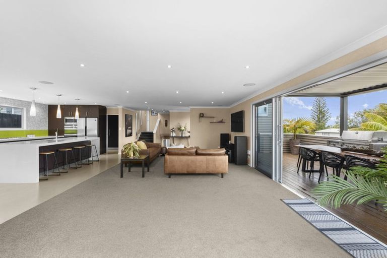 Photo of property in 64 O'halloran Road, Howick, Auckland, 2014