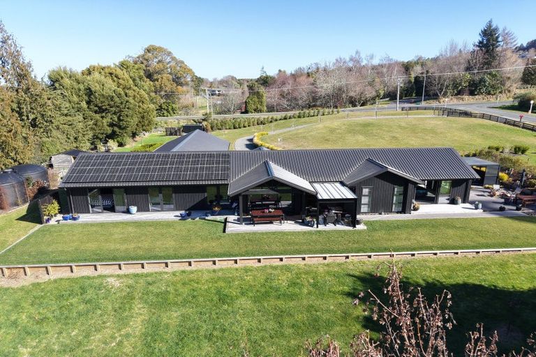 Photo of property in 2 Nga Tui Lane, Acacia Bay, Taupo, 3385