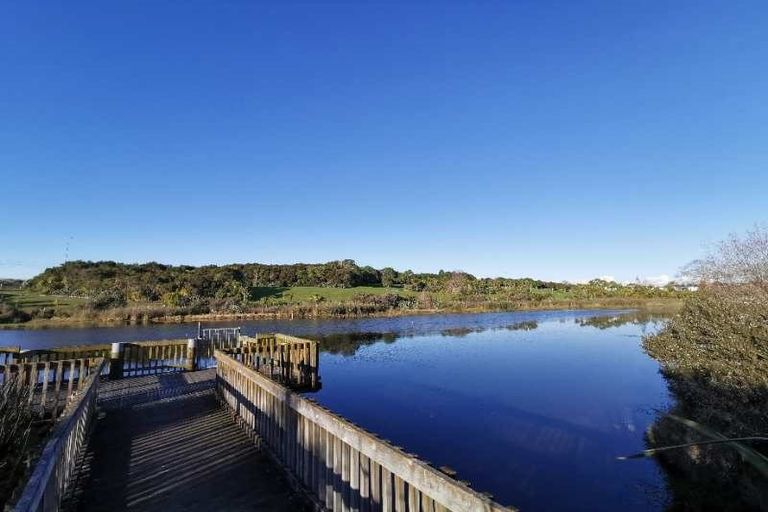 Photo of property in 17 Hillwell Drive, Henderson, Auckland, 0612