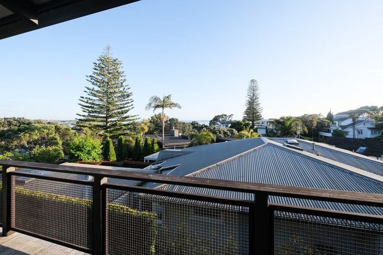 Photo of property in 1/41 Hauraki Road, Hauraki, Auckland, 0622