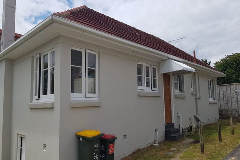 Photo of property in 16 Kauri Glen Road, Northcote, Auckland, 0627