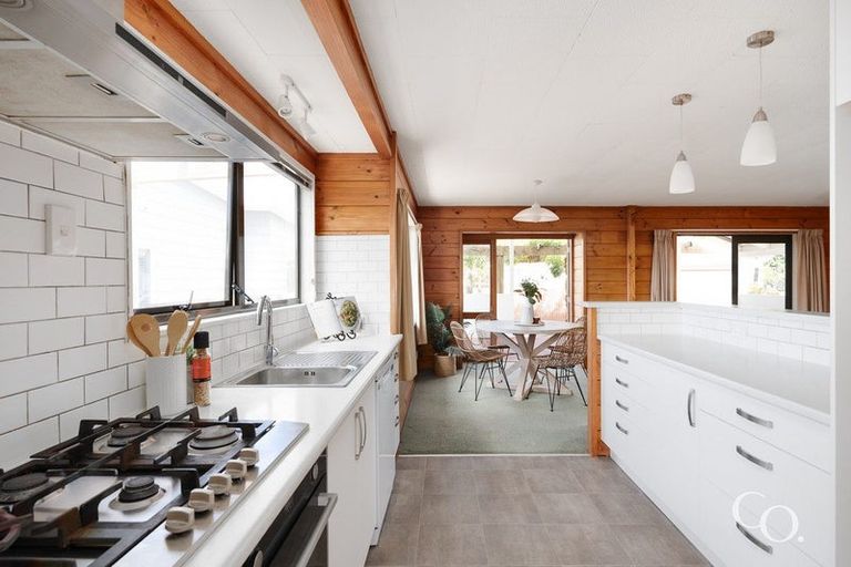 Photo of property in 26 Queen Road, Bellevue, Tauranga, 3110