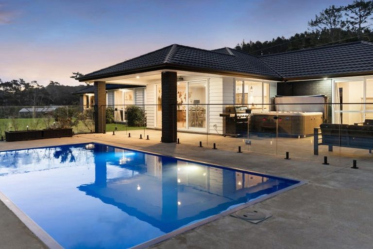 Photo of property in 43e Terry Smyth Drive, Kumeu, 0892