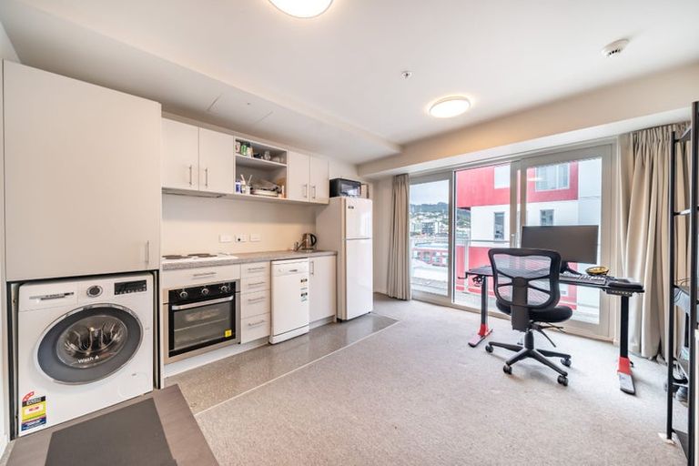 Photo of property in The Peak Apartments, 902/170 Taranaki Street, Te Aro, Wellington, 6011