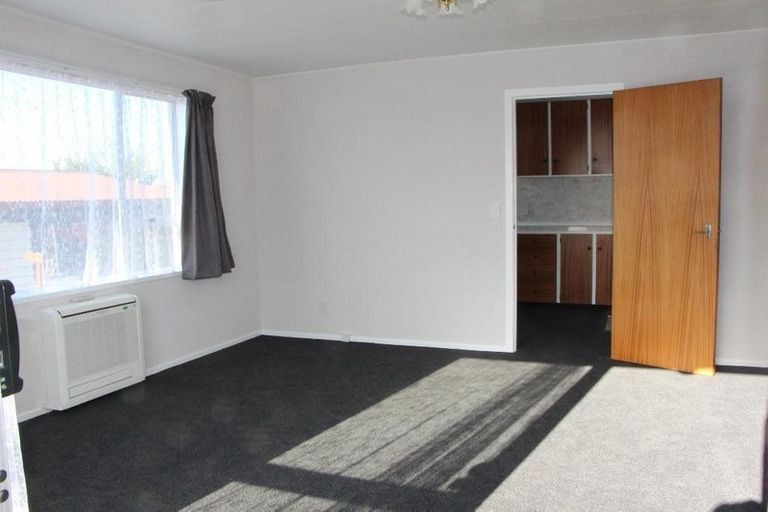 Photo of property in 2/17 Oxford Street, West End, Timaru, 7910
