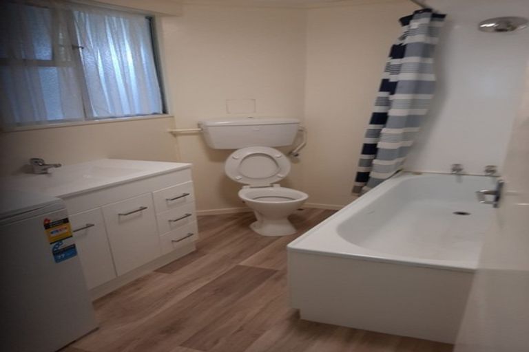 Photo of property in 5 Hawker Street, Mount Victoria, Wellington, 6011