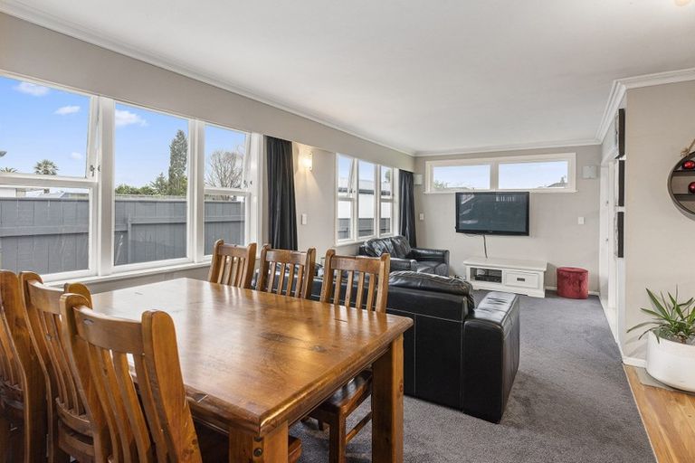 Photo of property in 41 Karaka Crescent, Levin, 5510
