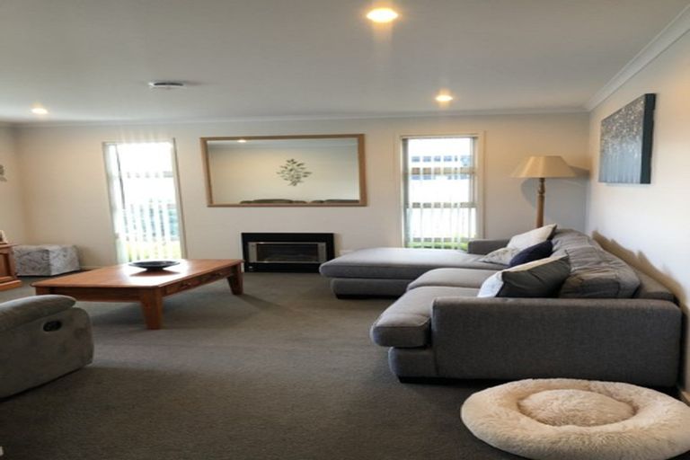 Photo of property in 31 Rochfort Crescent, Pyes Pa, Tauranga, 3112