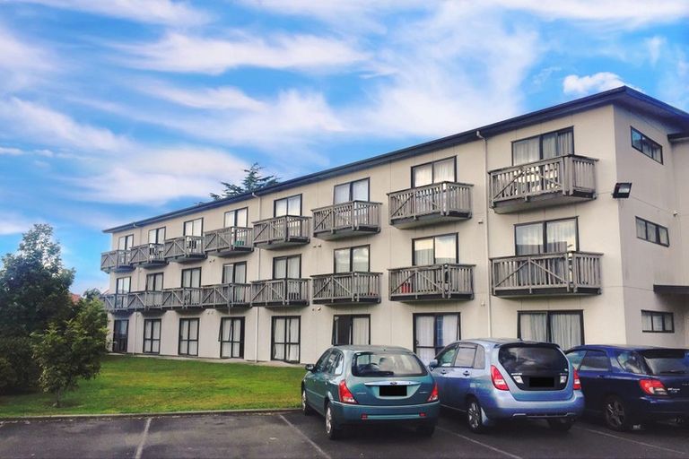 Photo of property in The Barracks, 7 Knox Street, Hamilton Central, Hamilton, 3204