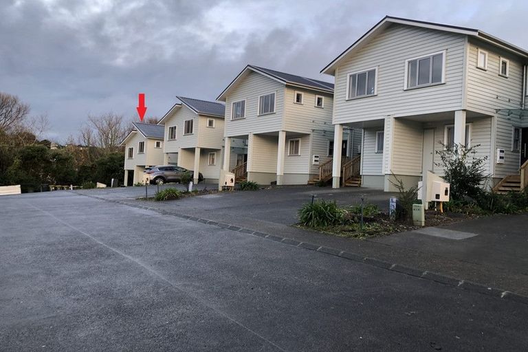 Photo of property in 2/6 John Jennings Drive, Oteha, Auckland, 0632