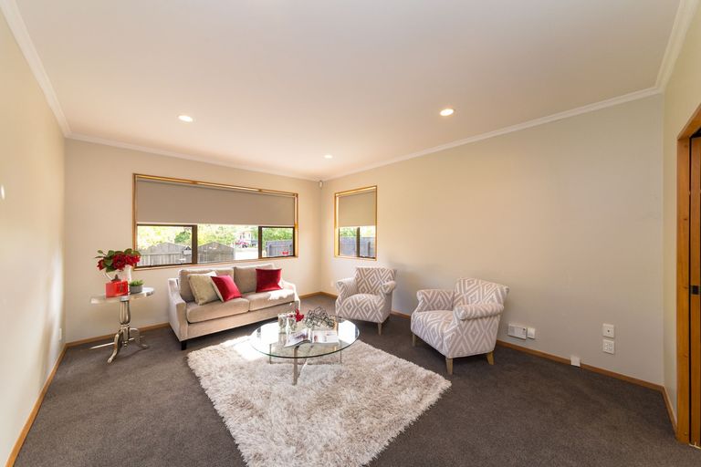 Photo of property in 40 Weston Avenue, Roslyn, Palmerston North, 4414