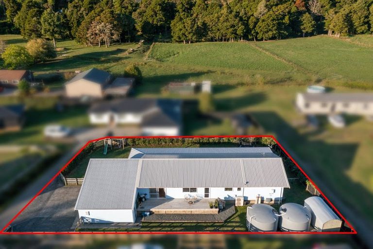 Photo of property in 974 Kahikatea Flat Road, Waitoki, Kaukapakapa, 0871