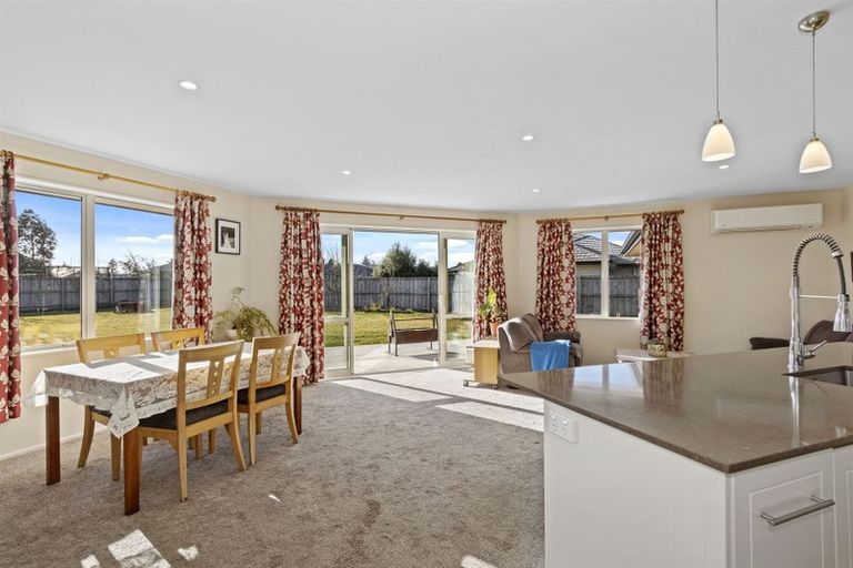 Photo of property in 5 Jozecom Place, Rolleston, 7614