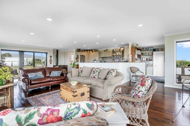 Photo of property in 1 Surrey Street, Orepuki, Riverton, 9881