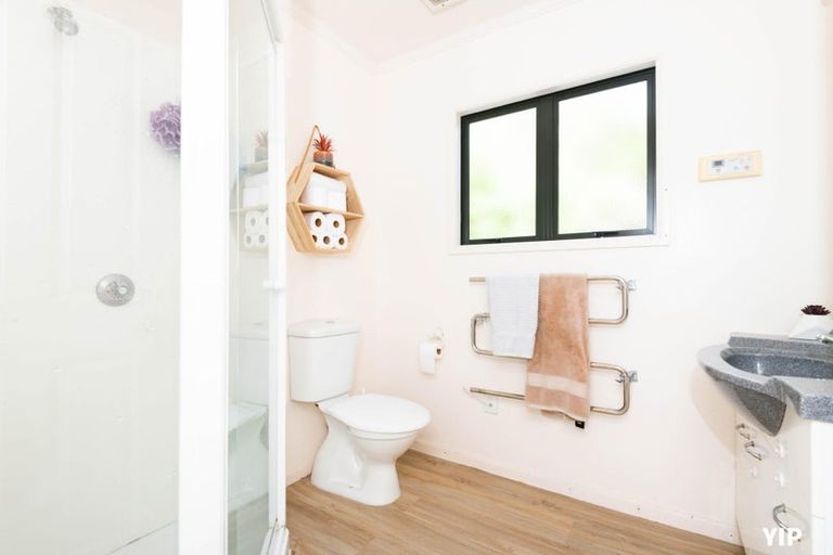 Photo of property in 16 Wantwood Grove, Churton Park, Wellington, 6037