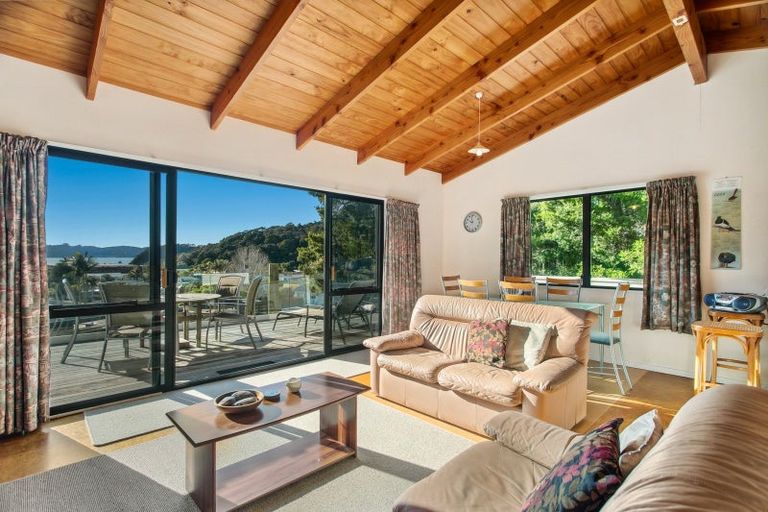 Photo of property in 43 Kings Road, Paihia, 0200