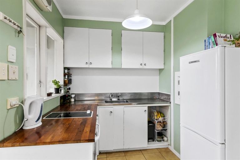 Photo of property in 4/4 Kenwyn Terrace, Newtown, Wellington, 6021