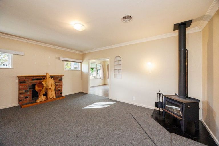 Photo of property in 36 Ongo Road, Hunterville, 4730