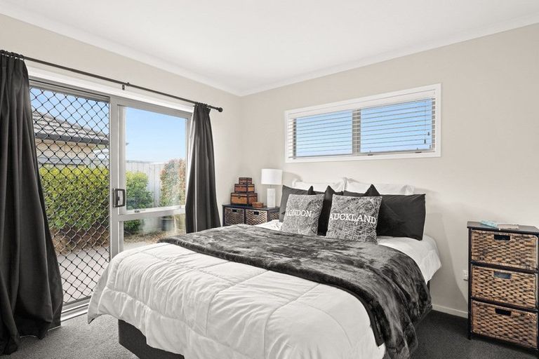 Photo of property in 11 Ponga Place, Papamoa Beach, Papamoa, 3118