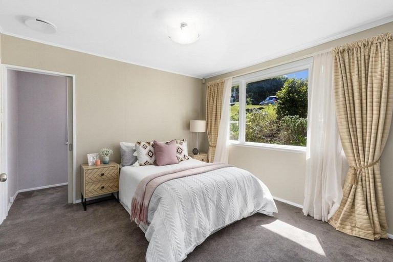 Photo of property in 19 Hiwi Crescent, Titahi Bay, Porirua, 5022