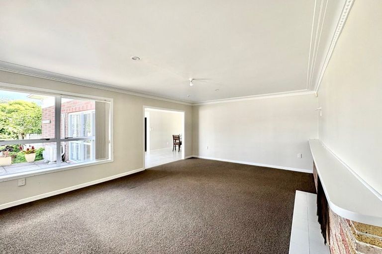 Photo of property in 2b Adams Road, Manurewa, Auckland, 2102