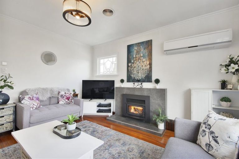 Photo of property in 102a West Belt, Rangiora, 7400