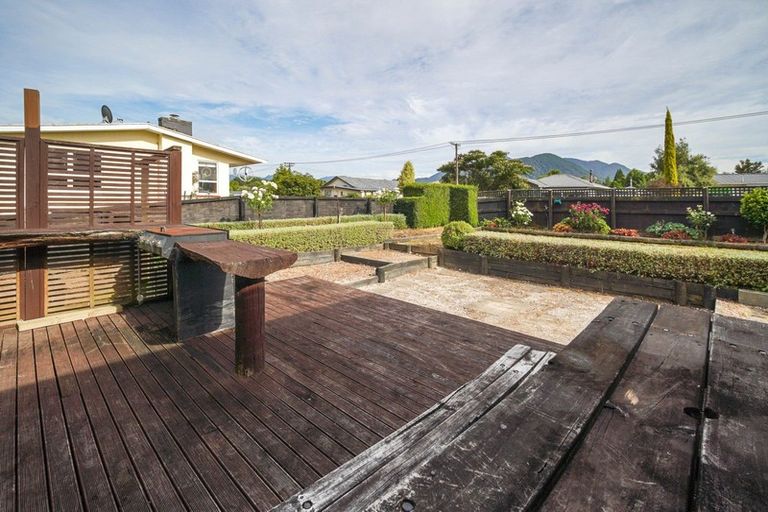 Photo of property in 22 Hampden Street, Murchison, 7007