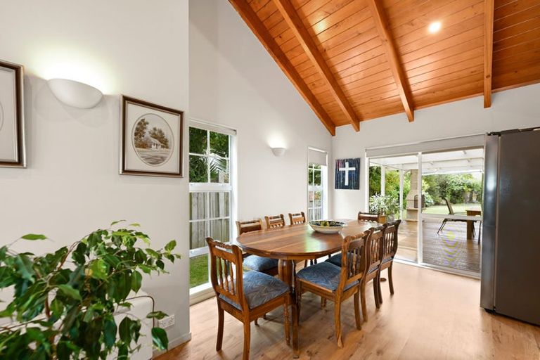 Photo of property in 37 Bouverie Crescent, Flagstaff, Hamilton, 3210