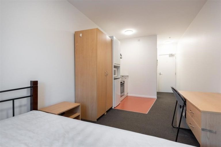 Photo of property in Orange Apartments/victoria Centr, 910/169 The Terrace, Wellington Central, Wellington, 6011