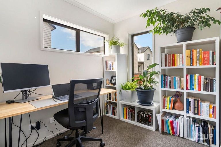 Photo of property in 19 Glidepath Road, Hobsonville, Auckland, 0616