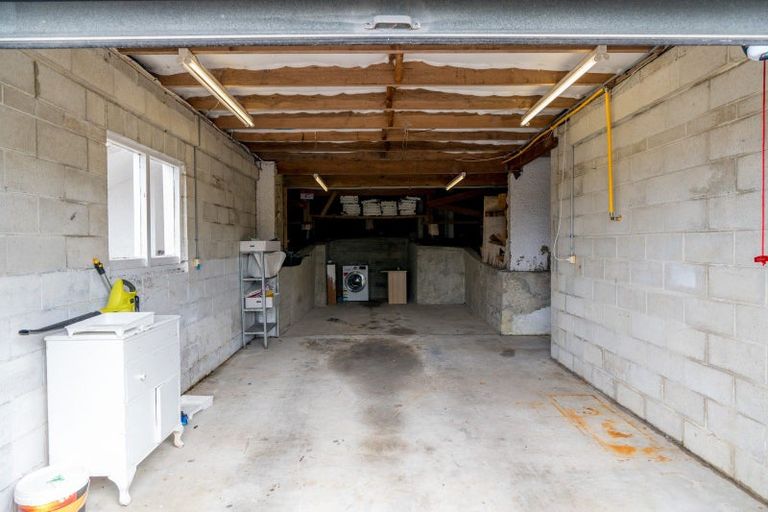 Photo of property in 18 Hanlon Street, Halfway Bush, Dunedin, 9010