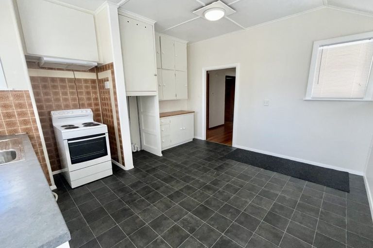 Photo of property in 17 Hall Crescent, Epuni, Lower Hutt, 5011